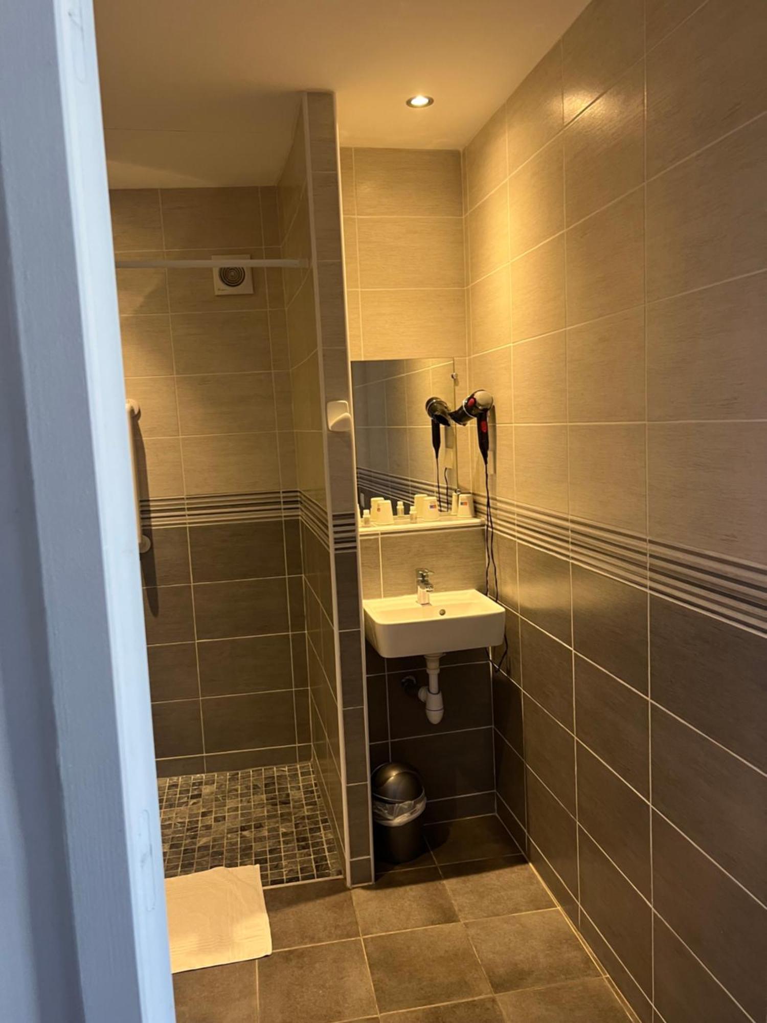 Hotel Des 2 Gares Auxerre Zewnętrze zdjęcie
