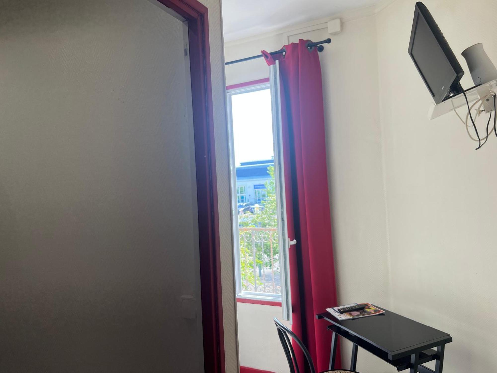 Hotel Des 2 Gares Auxerre Zewnętrze zdjęcie