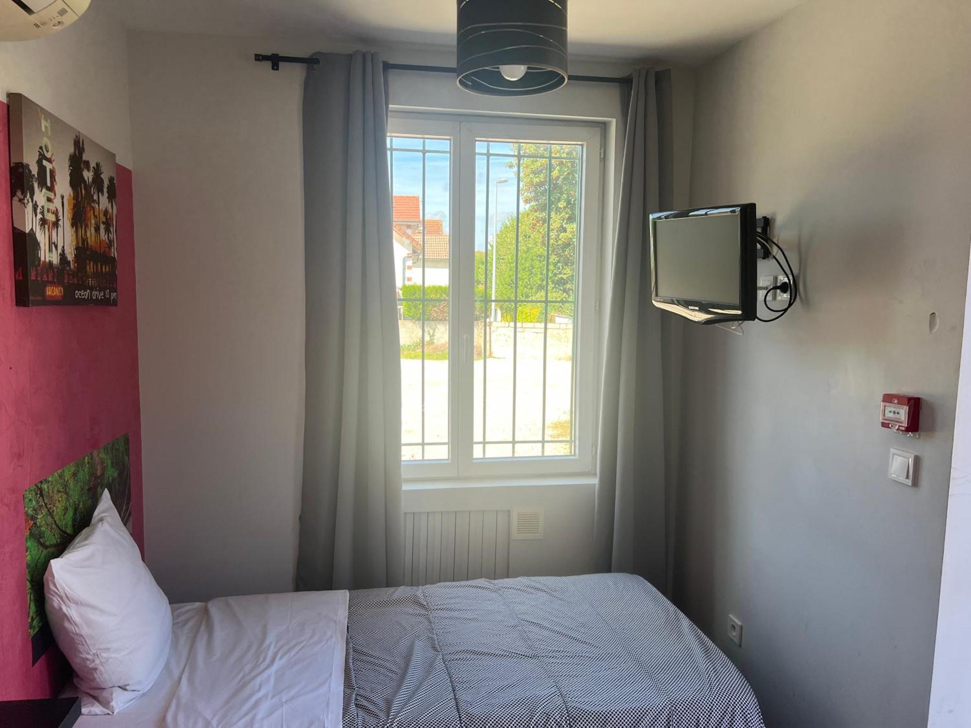 Hotel Des 2 Gares Auxerre Zewnętrze zdjęcie