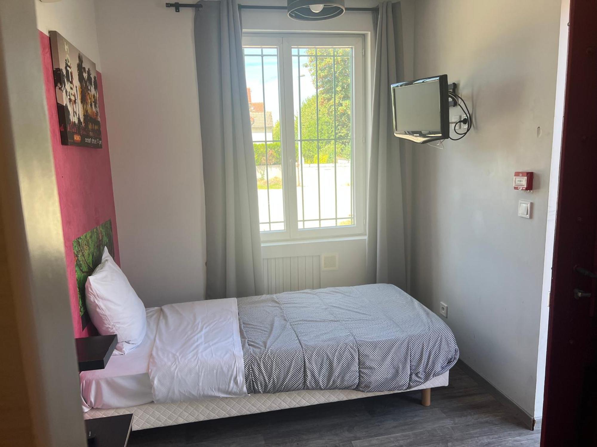Hotel Des 2 Gares Auxerre Zewnętrze zdjęcie